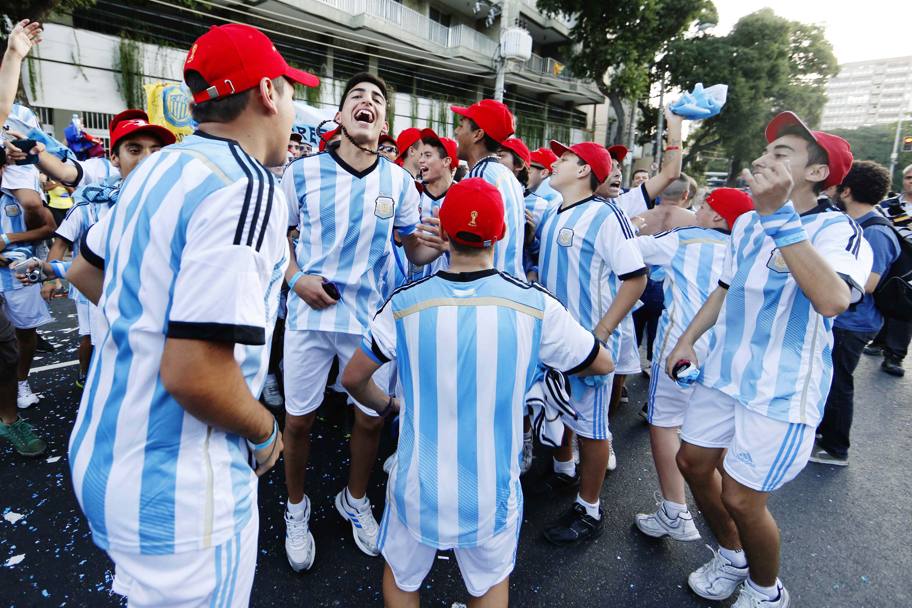 Festa argentina prima del fischio d&#39;inizio. Reuters